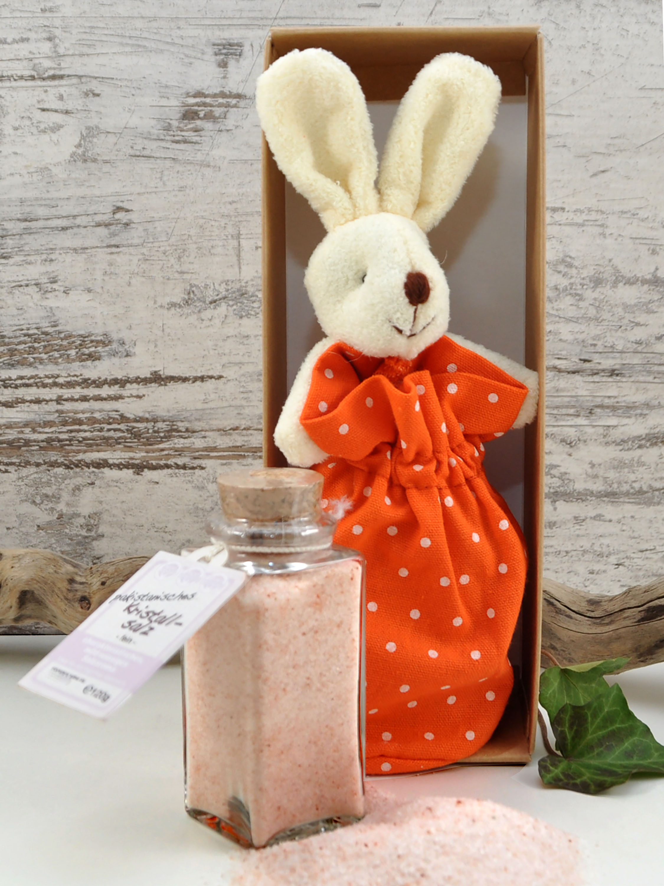 Oster-Salz-Häschen mit feinem, rosa Kristallsalz